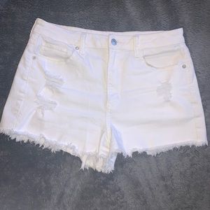 American Eagle white shorts
